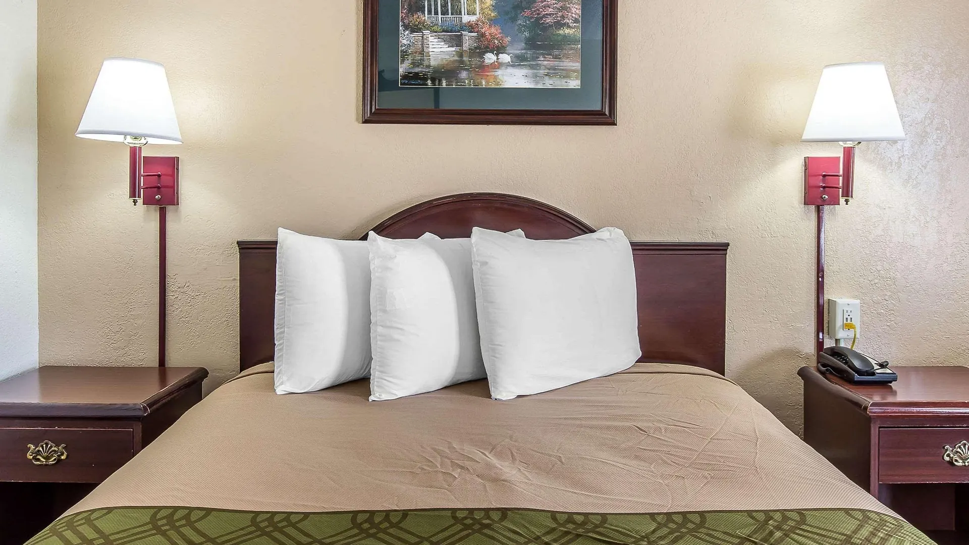 Econo Lodge Midtown Savannah Motel