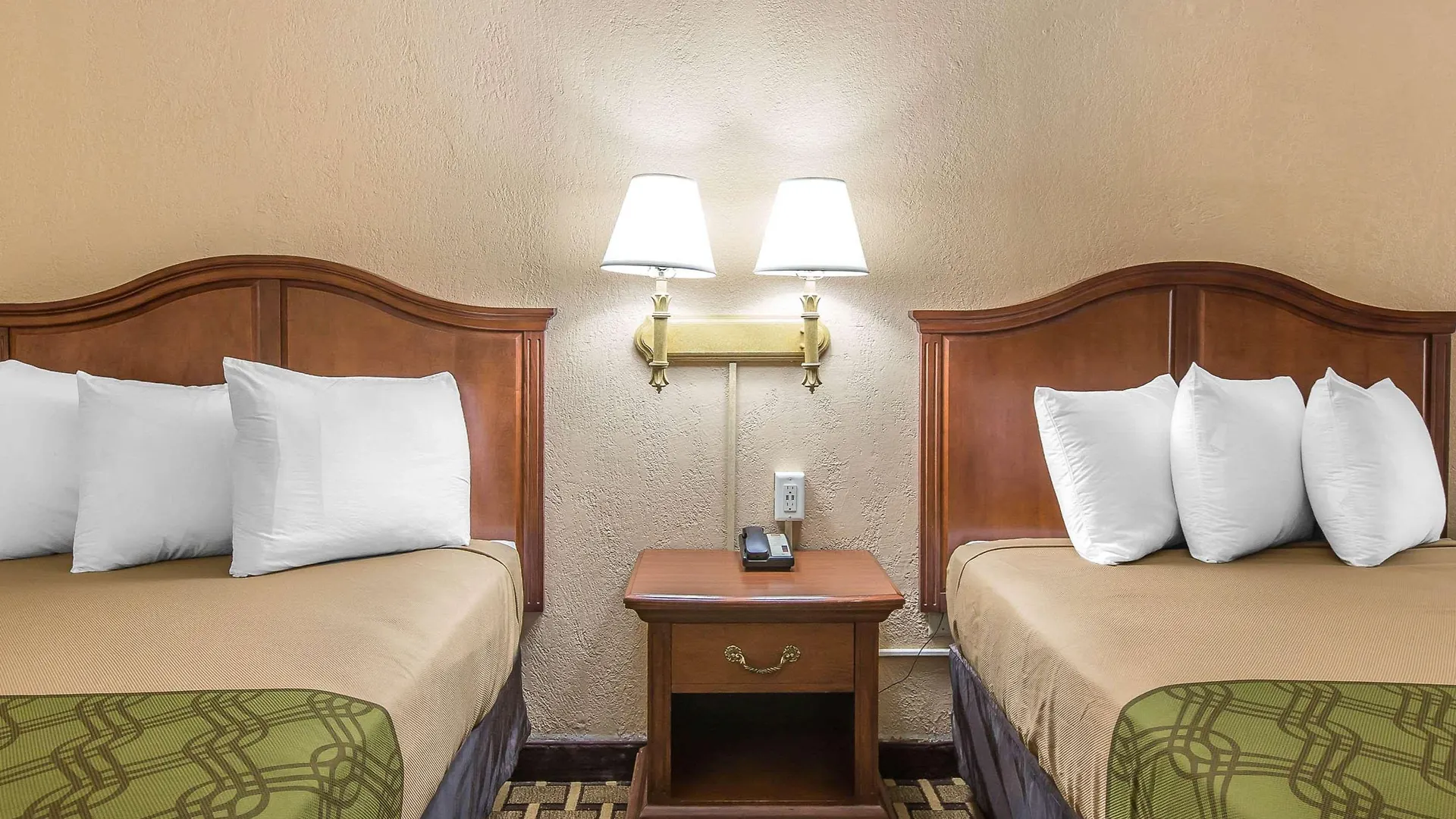 ** Motel Econo Lodge Midtown Savannah ABD