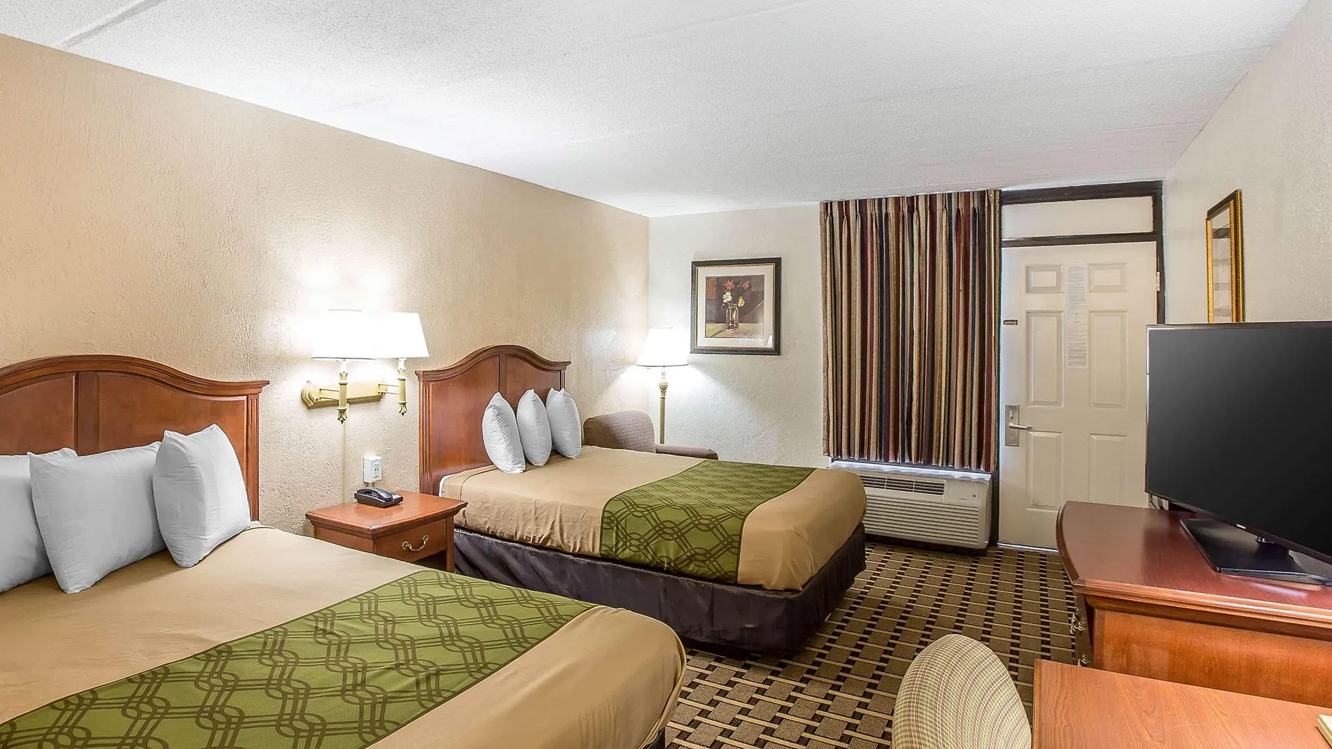 Econo Lodge Midtown Savannah 2*,
